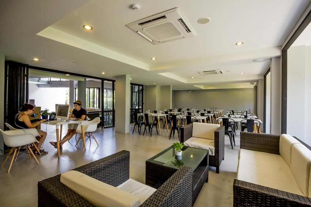 restaurants-the-boxapple-a-day-resort