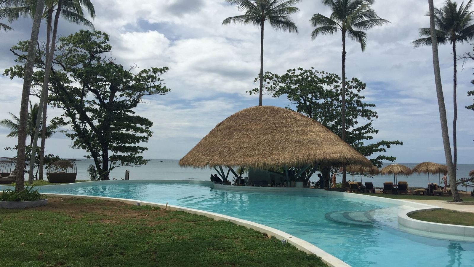 bars-the-senses-pool-bar