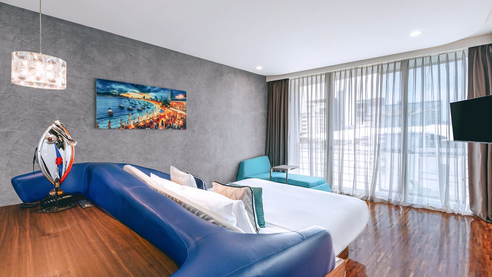 rooms-deluxe-pool-view