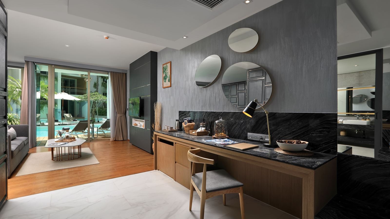 rooms-studio-suite-pool-access