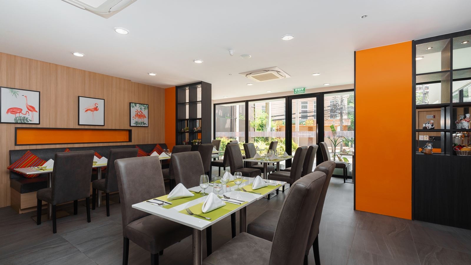 restaurants-restaurant