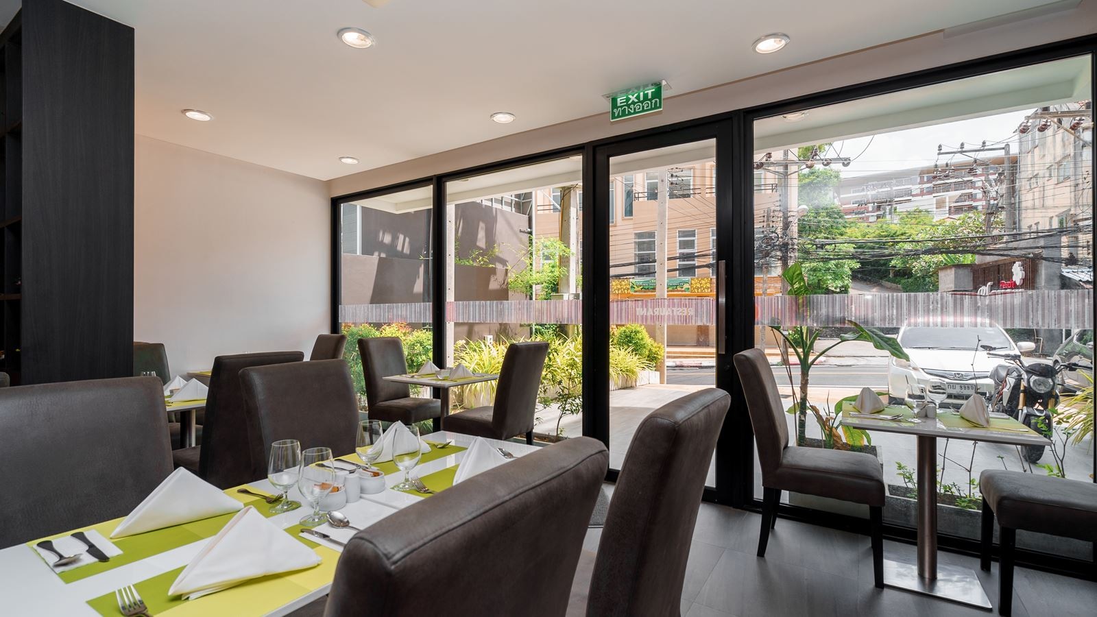 restaurants-restaurant