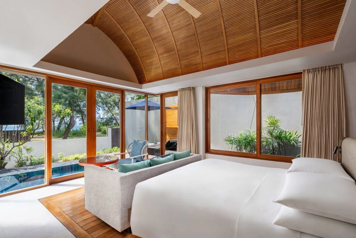 rooms-oceanfront-pool-villa