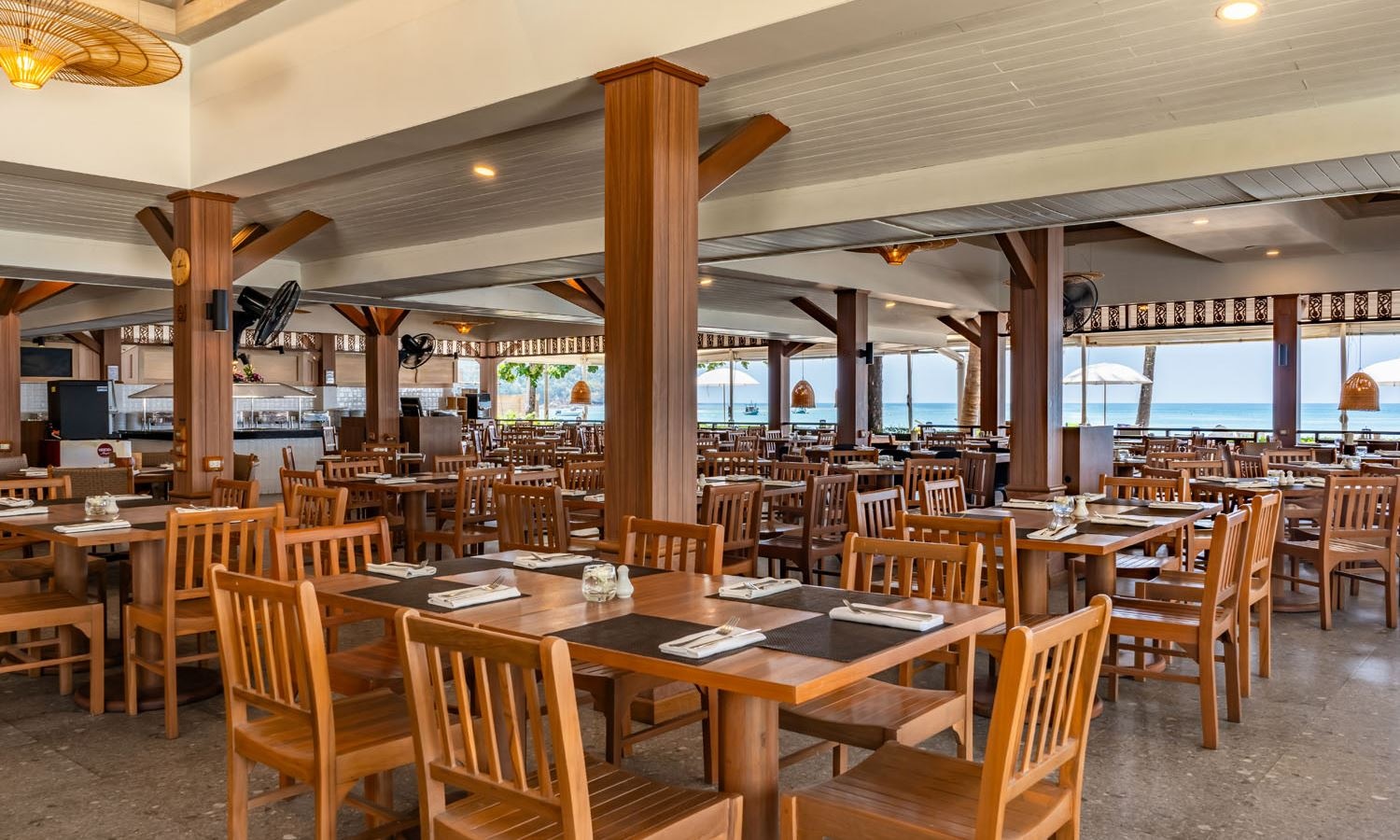 restaurants-the-beach-restaurant