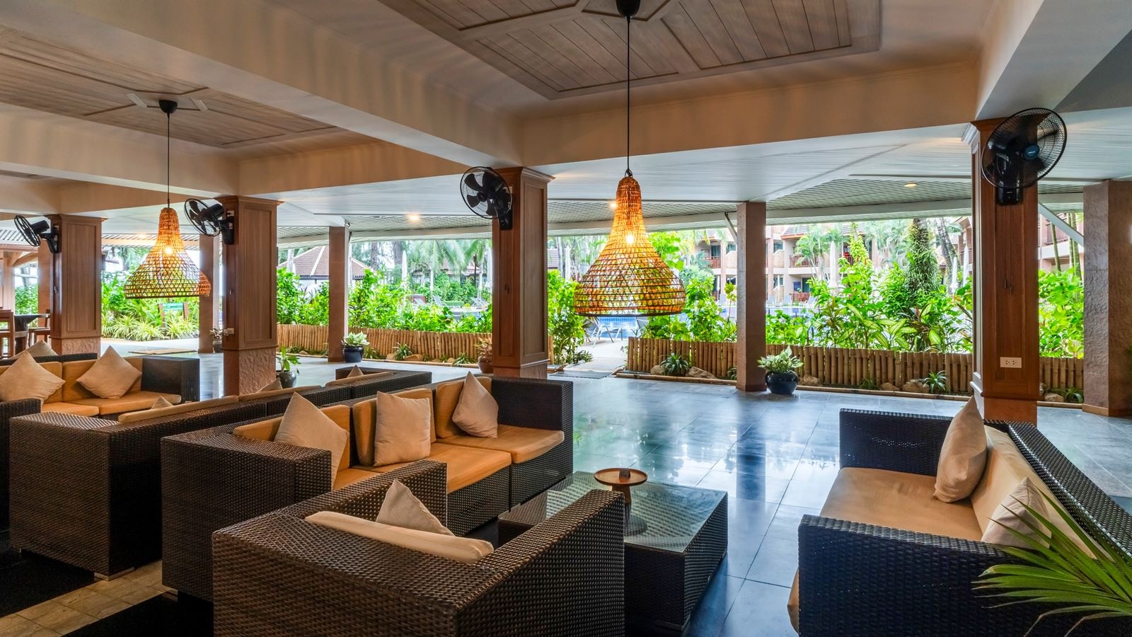 restaurants-lobby-bar