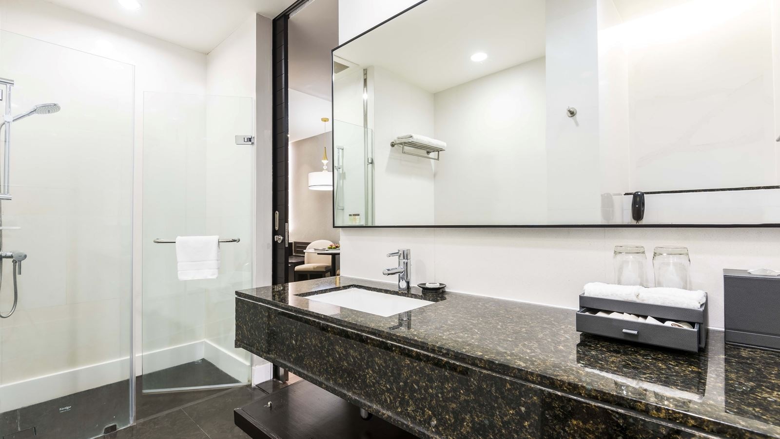 rooms-grand-deluxe-river-view