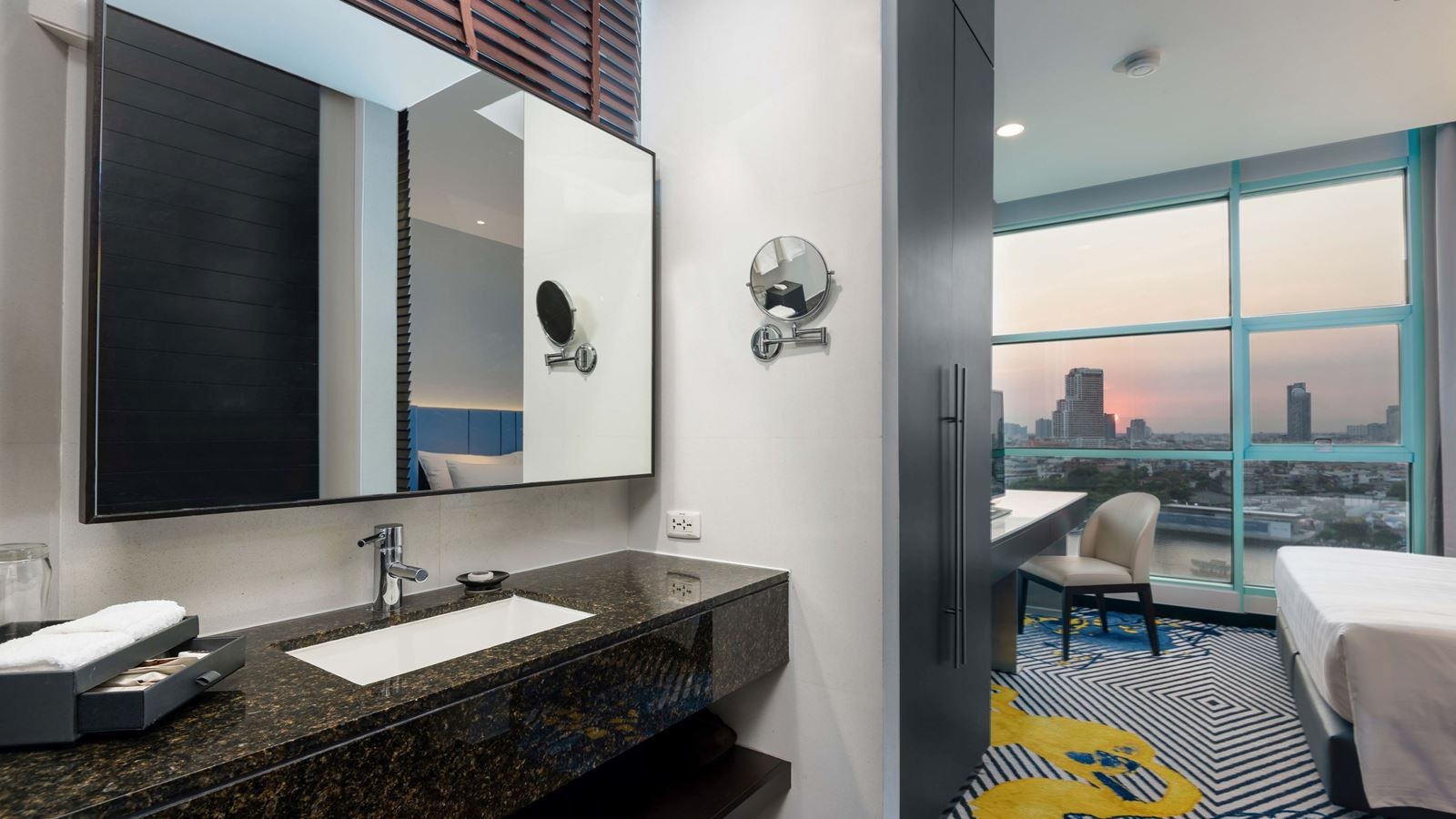 rooms-one-bedroom-river-view