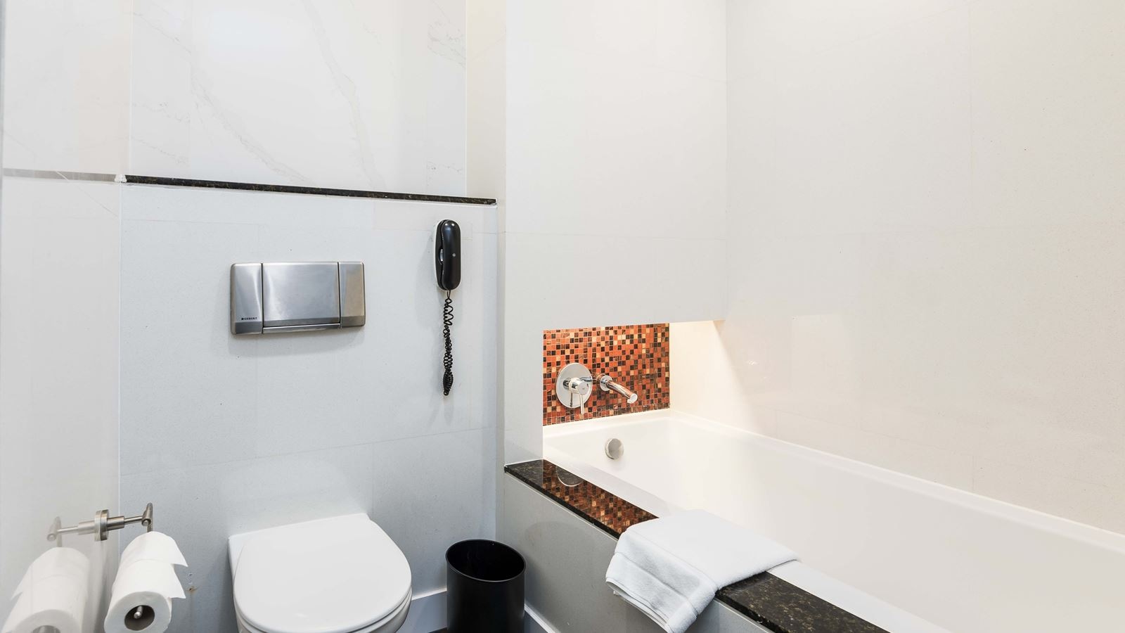 rooms-one-bedroom-river-view