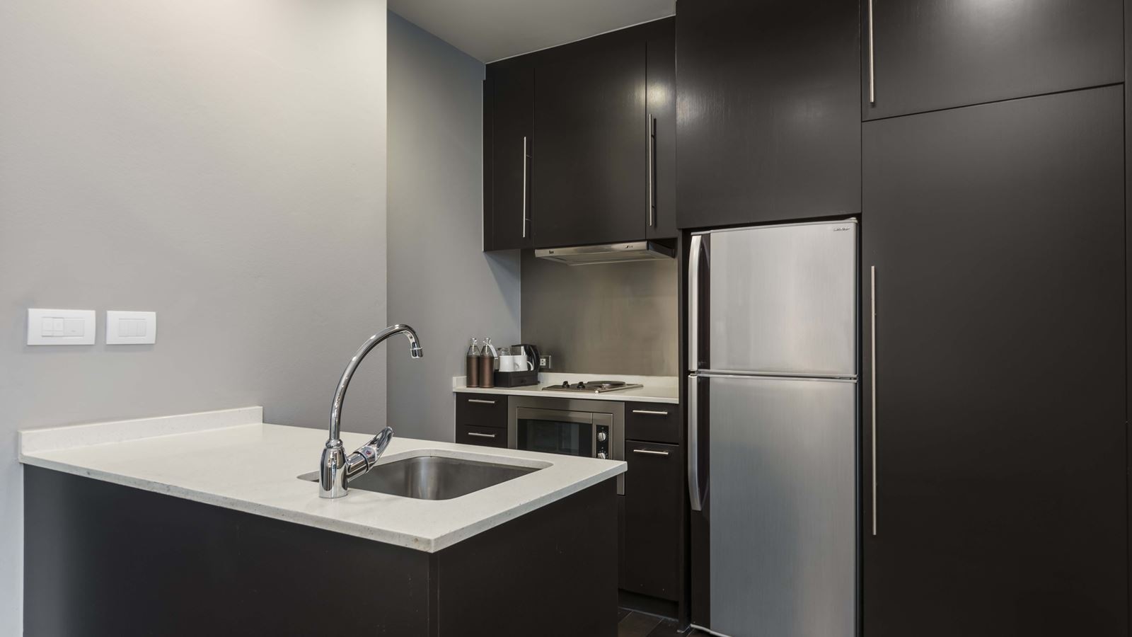 rooms-one-bedroom-skyline-suite