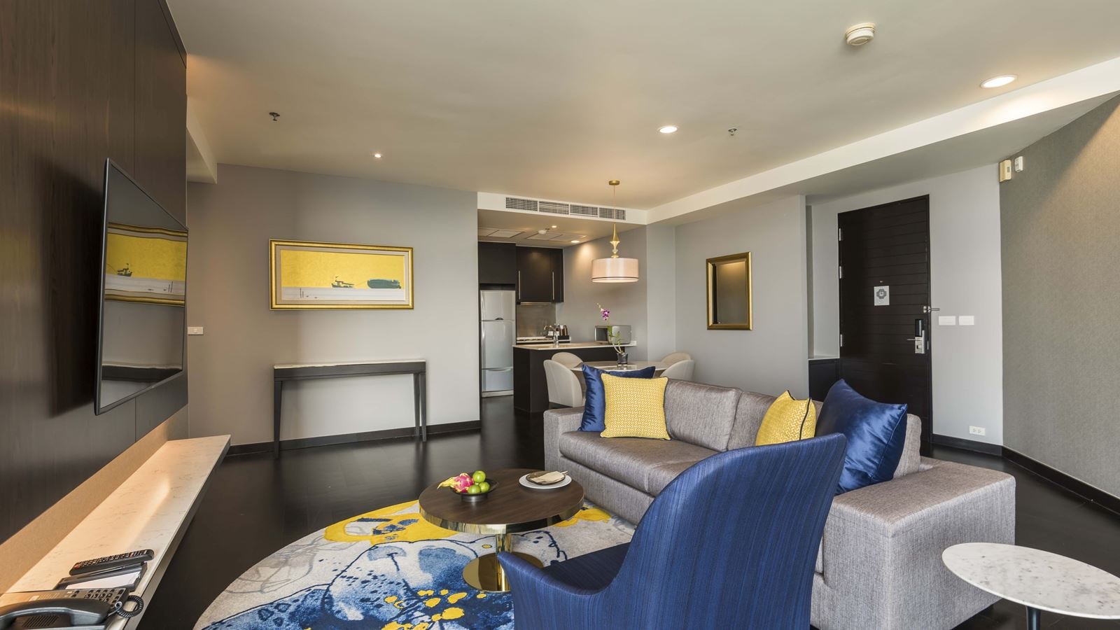 rooms-two-bedroom-suite-city-view