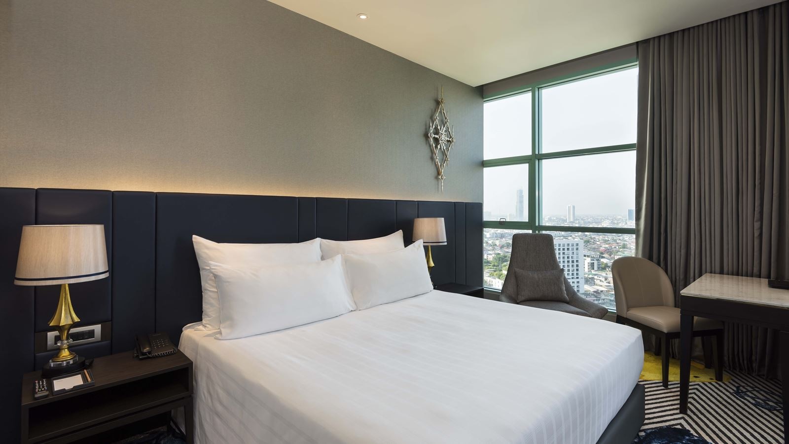 rooms-two-bedroom-suite-city-view