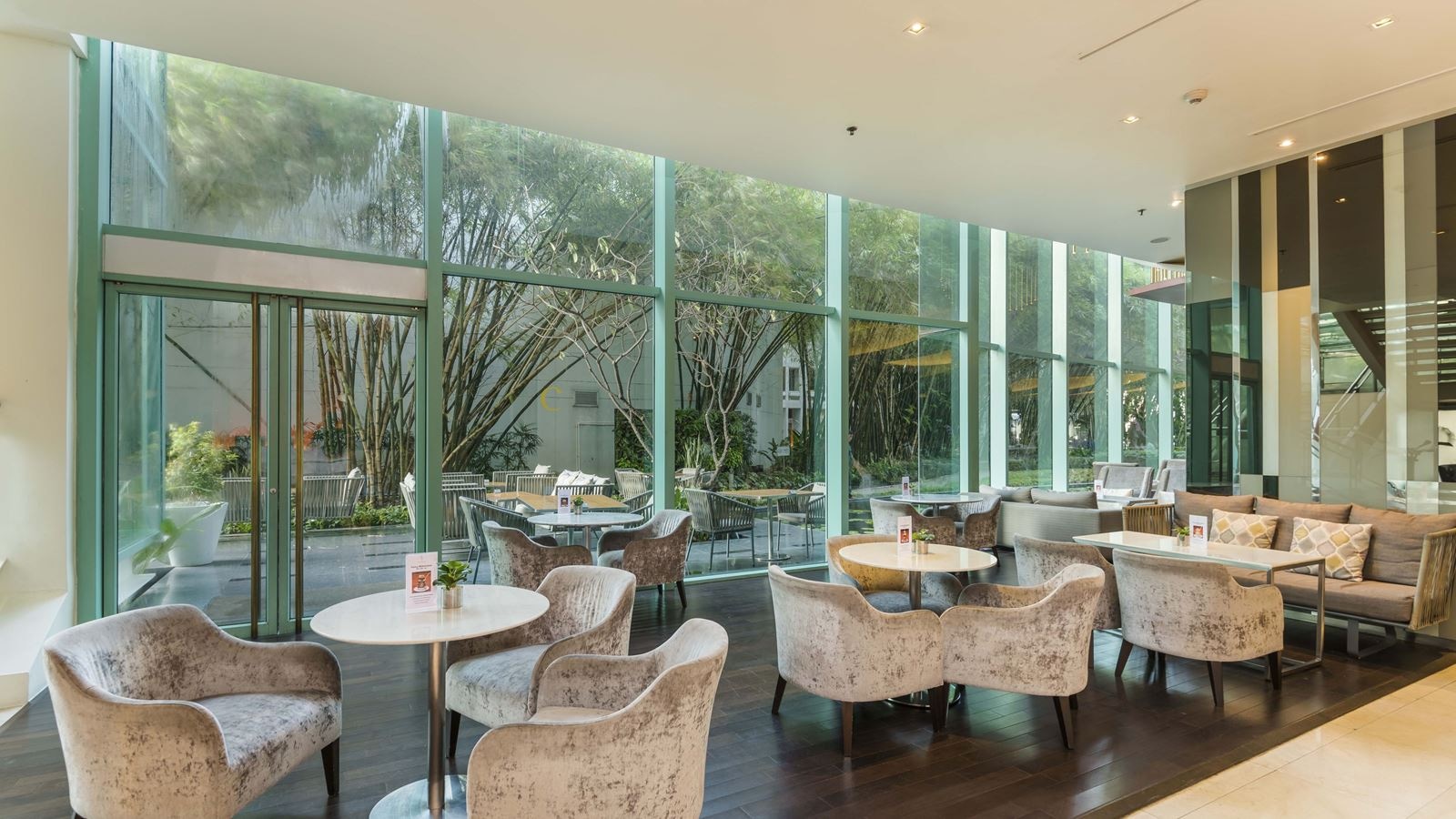 restaurants-lobby-lounge