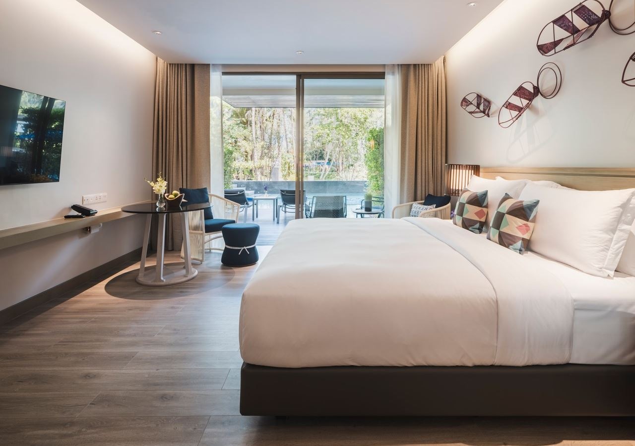 rooms-deluxe-pool-access