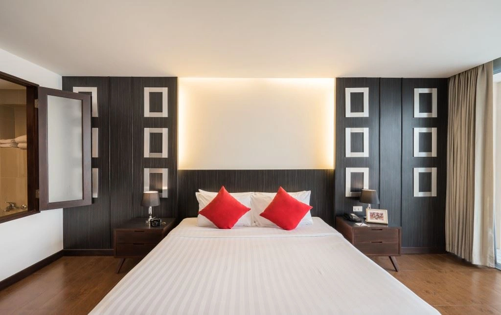 rooms-deluxe-pool-view