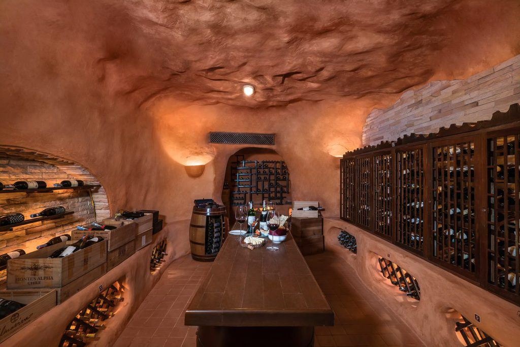 restaurants-royal-grill-room-and-wine-cellar--excellence-and-heritage