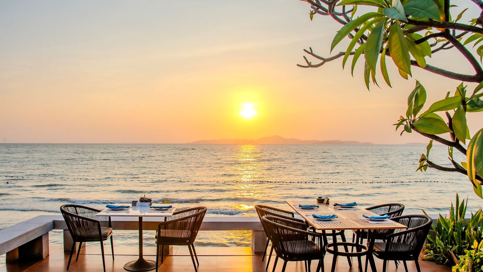 restaurants-breezeo--be-yourself-dinig