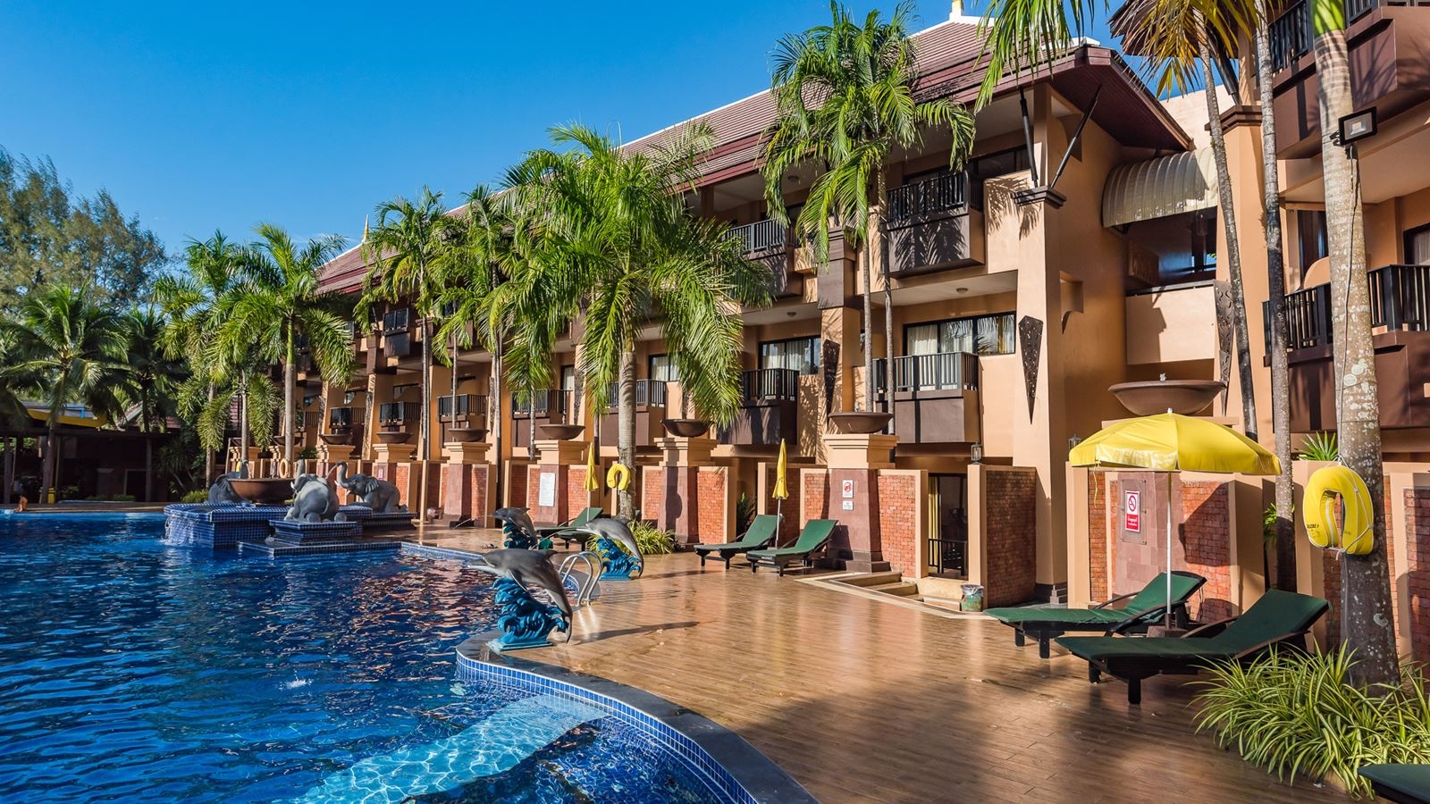 rooms-pool-side-room