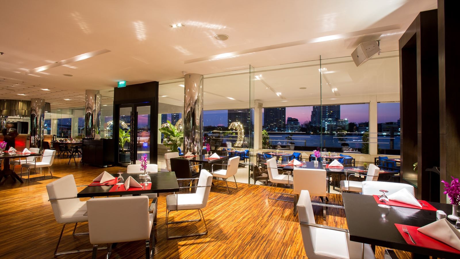 restaurants-the-wave-restaurant