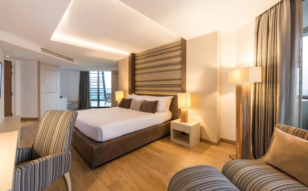 rooms-deluxe-terrace-room