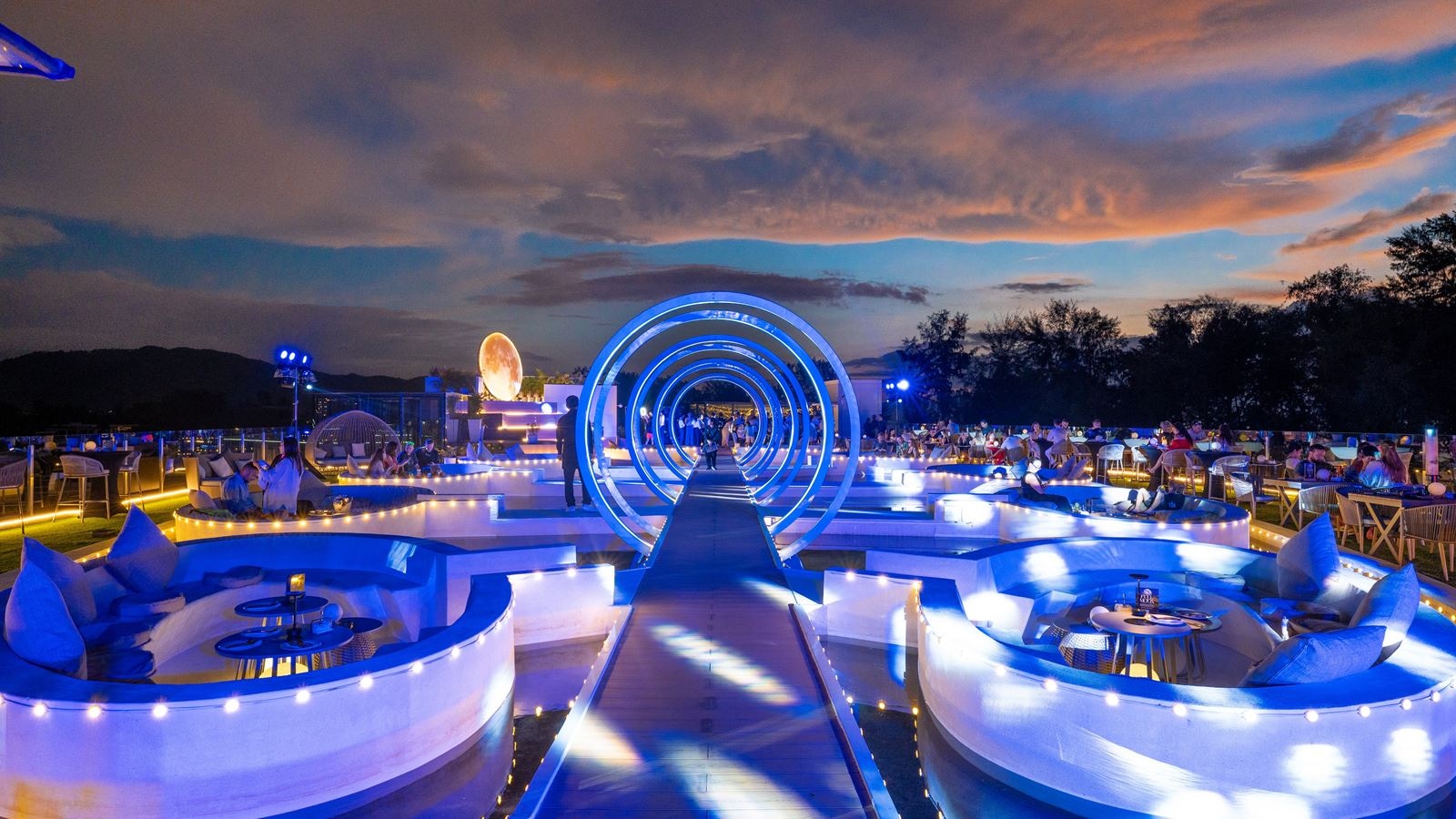 restaurants-rooftop-skylounge