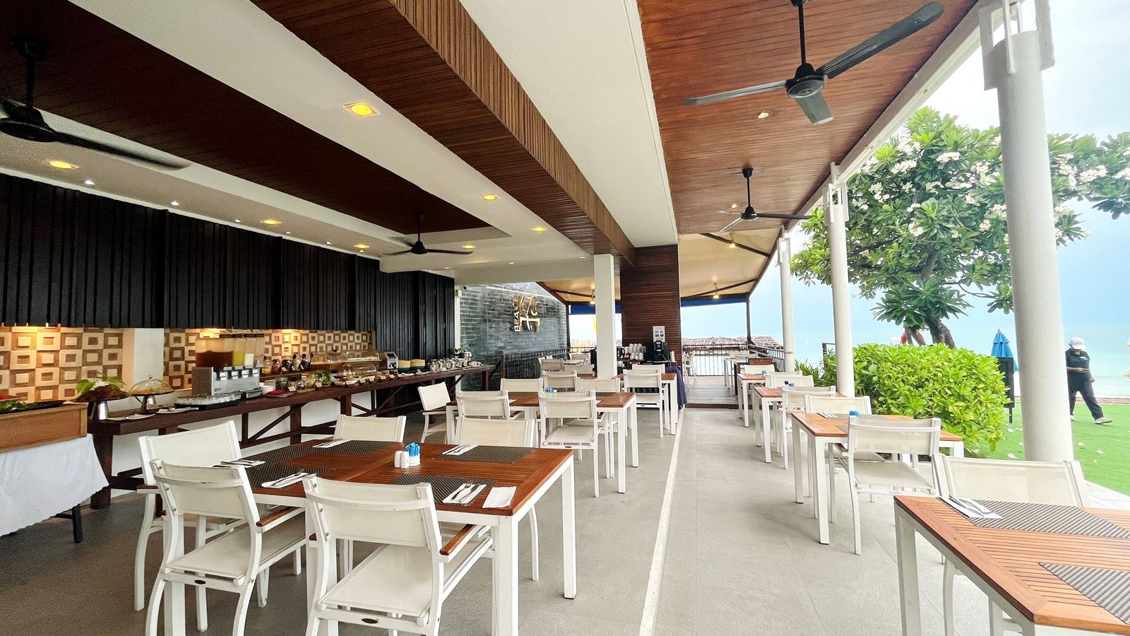 restaurants-kc-beach-restaurant