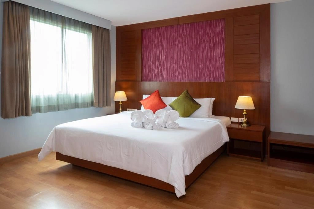 rooms-executive-suite-city-view