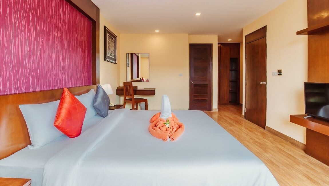 rooms-two-bedroom-suite-pool-view