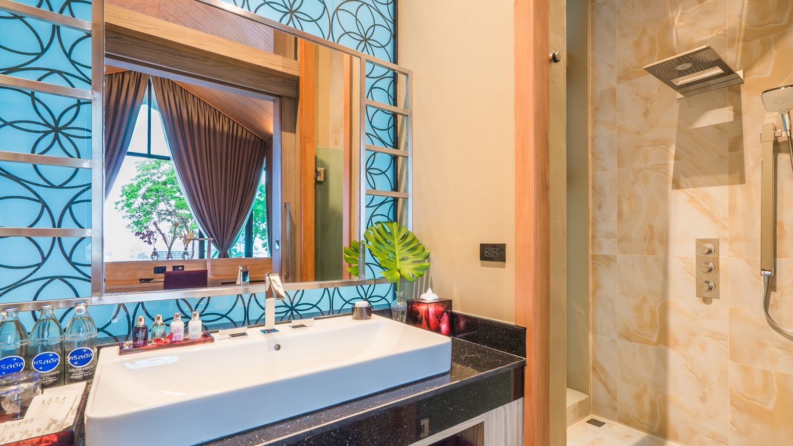 rooms-one-bedroom-pool-villa-city-view