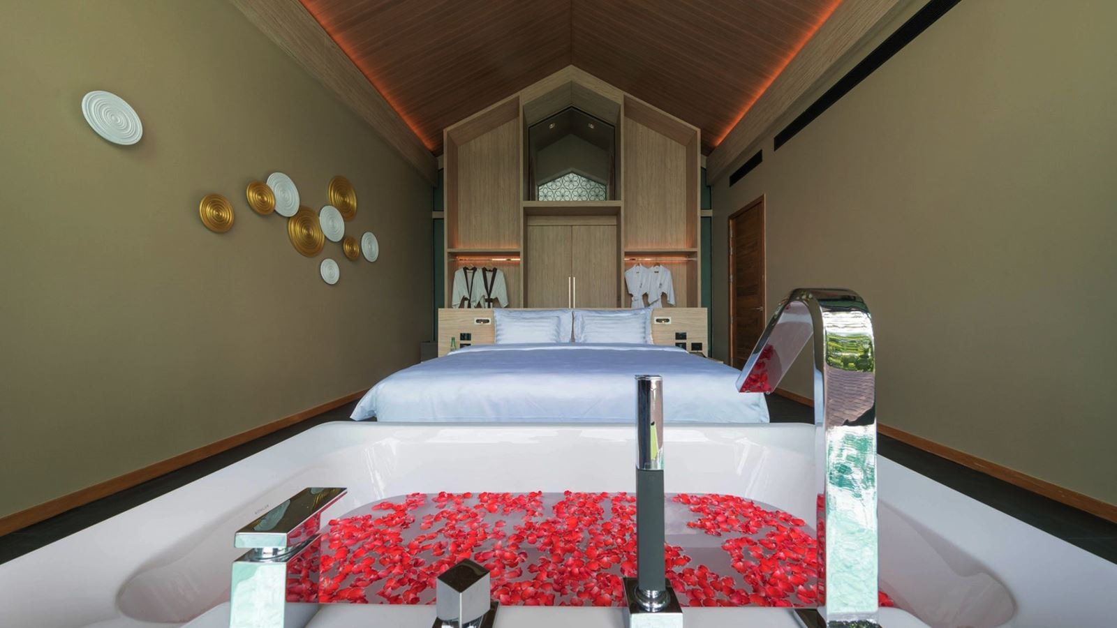 rooms-one-bedroom-pool-villa-sea-view