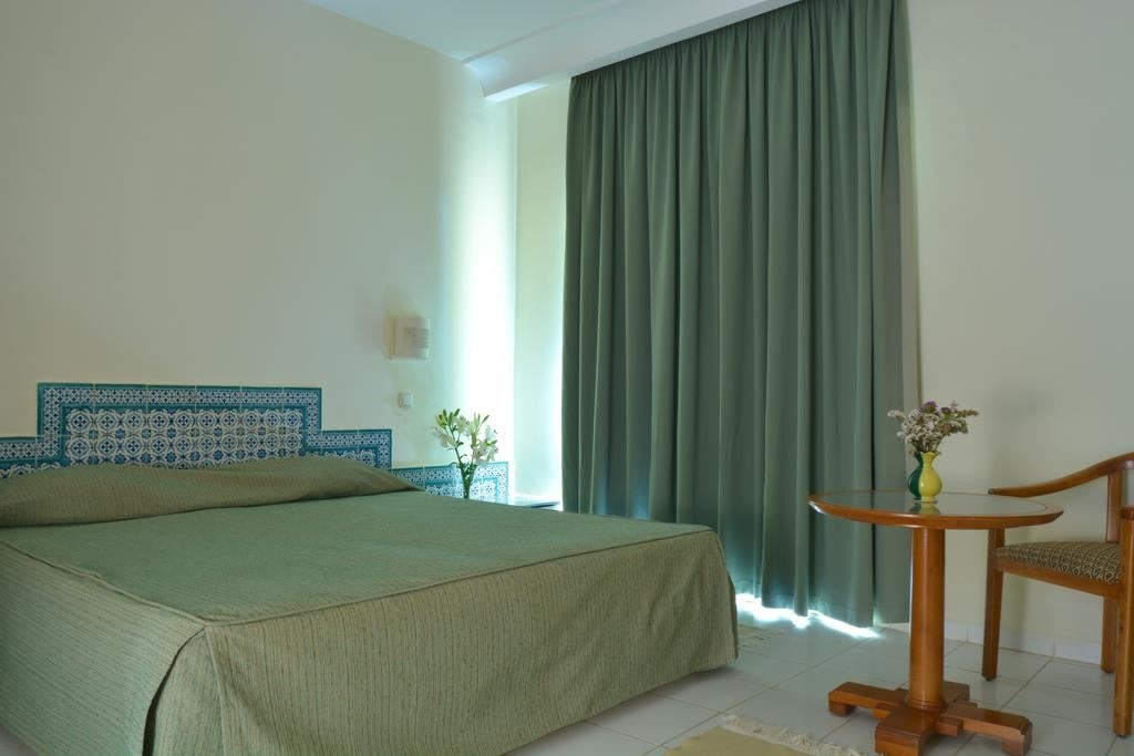 rooms-room-standard-gardenview