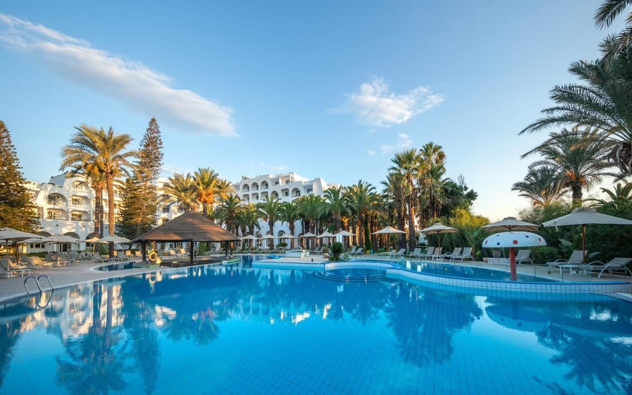 pools-outdoor-pool