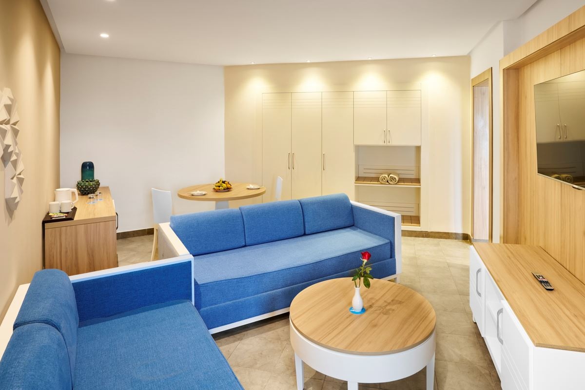 rooms-family-room-2-bedrooms-+-1-bathroom-garden--sea-view