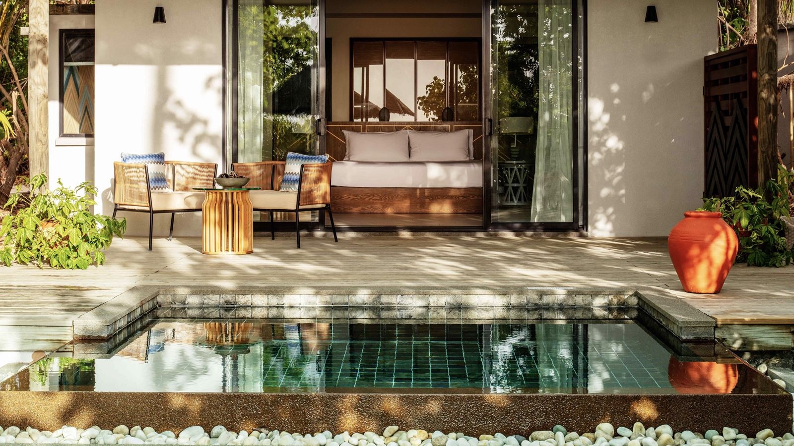 rooms-sunrise-beach-pool-villa