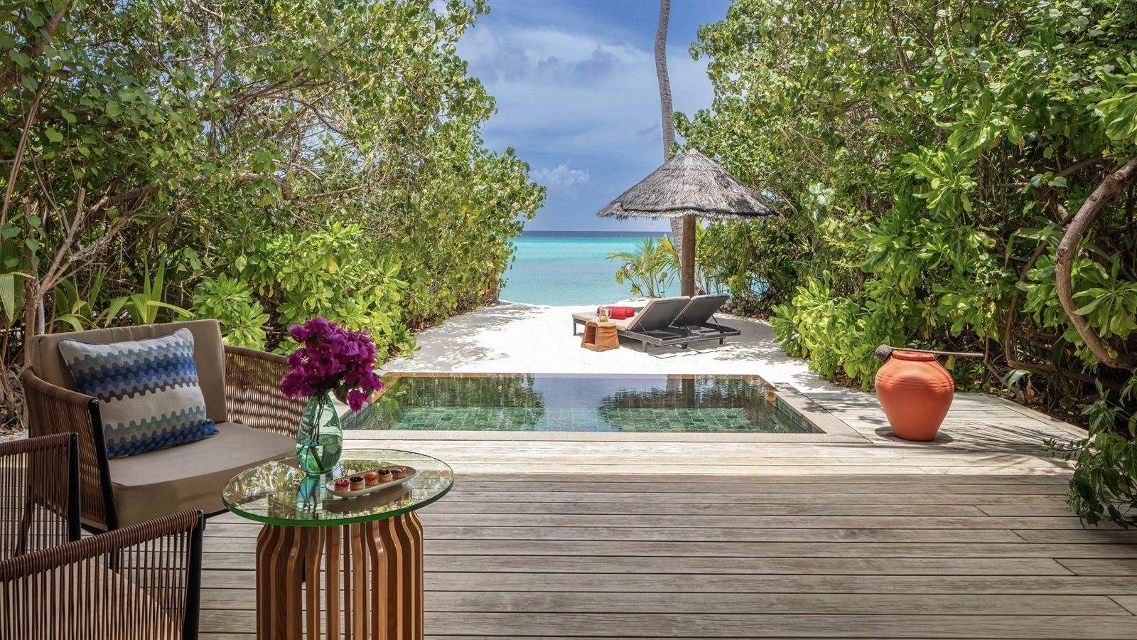 rooms-sunset-beach-pool-villa