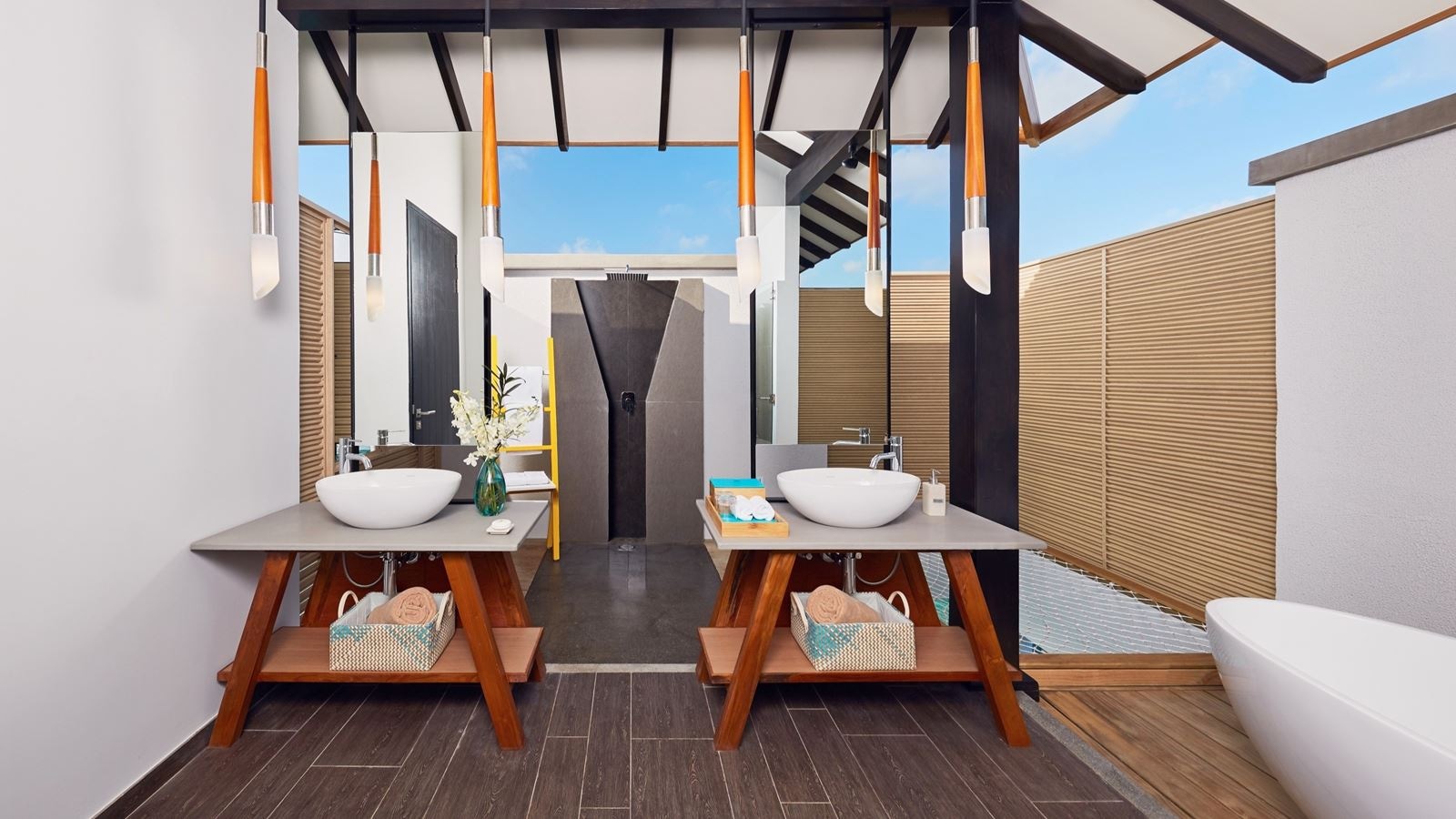 rooms-overwater-pool-suite