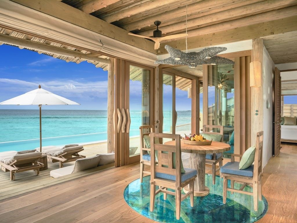 rooms-1-bedroom-water-retreat-with-slide