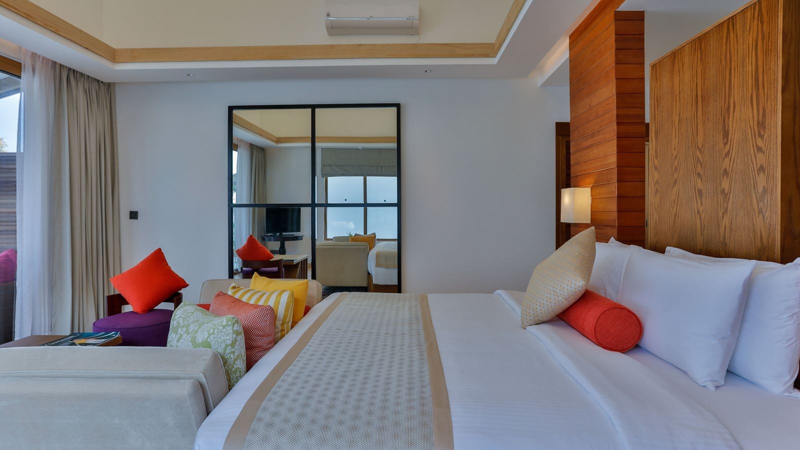 rooms-platinum-beach-bungalow-18+