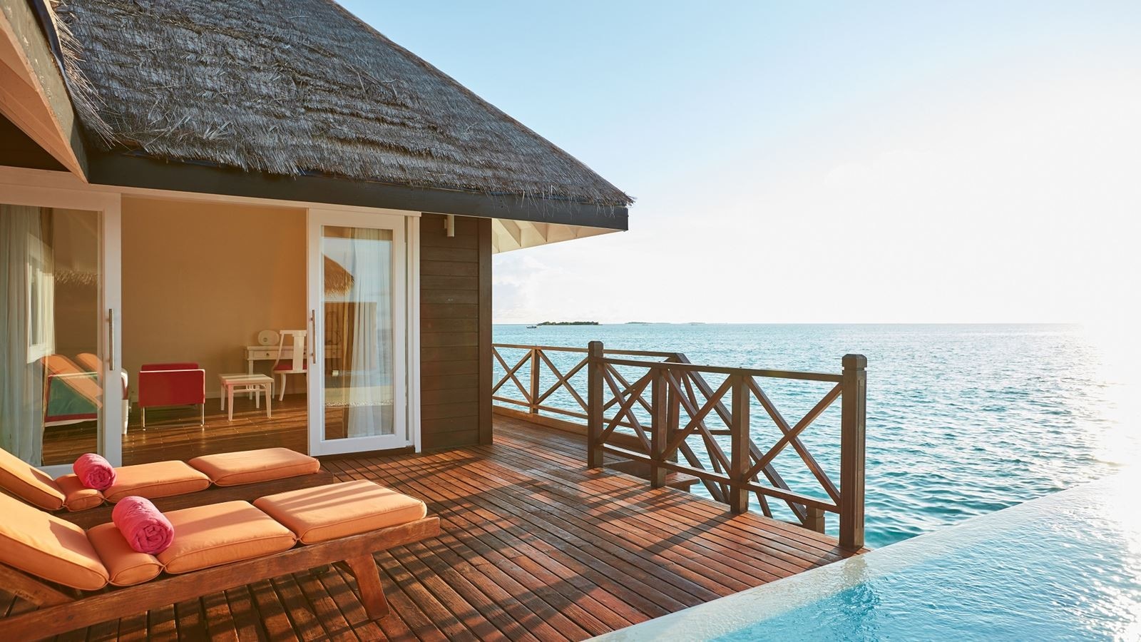 rooms-grand-water-villa-with-pool