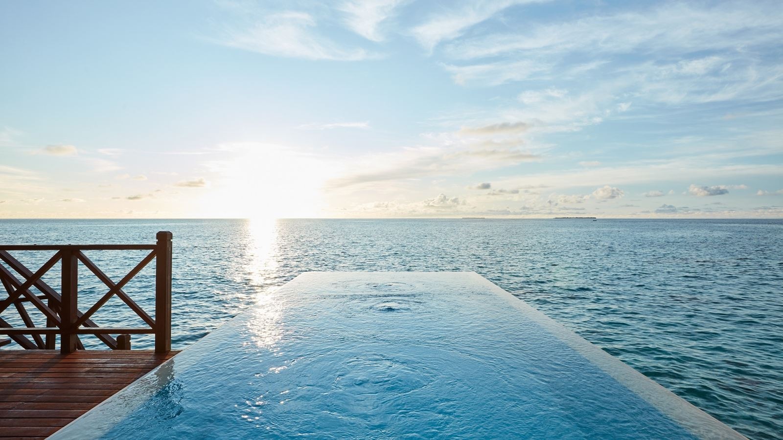 rooms-grand-water-villa-with-pool