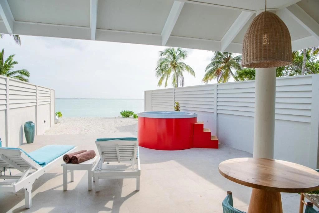 rooms-beach-villa-with-whirlpool
