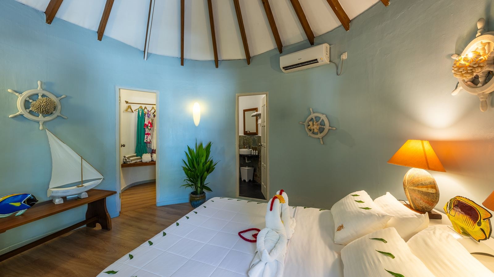 rooms-family-deluxe-beach-villa