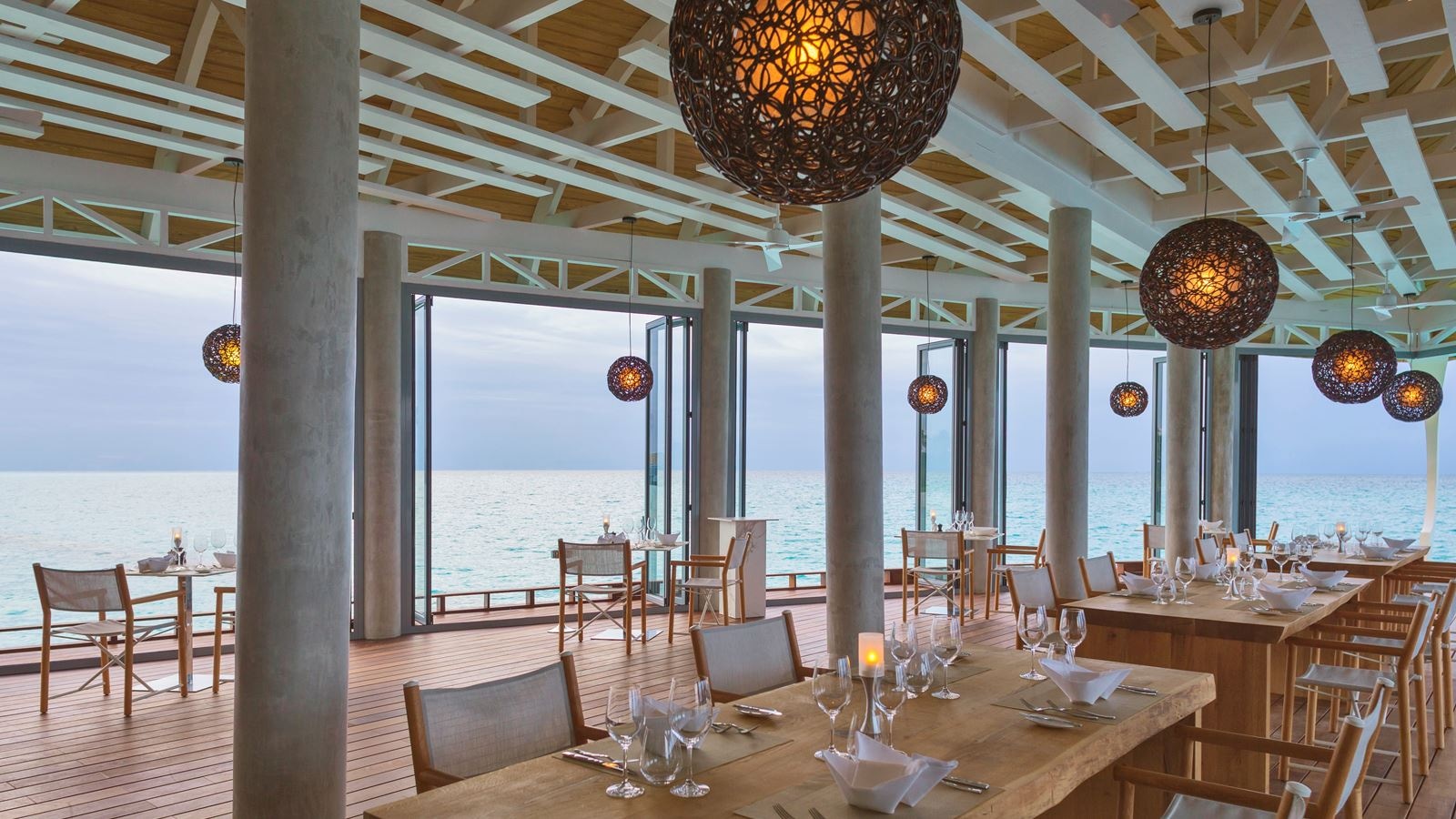 restaurants-the-reef