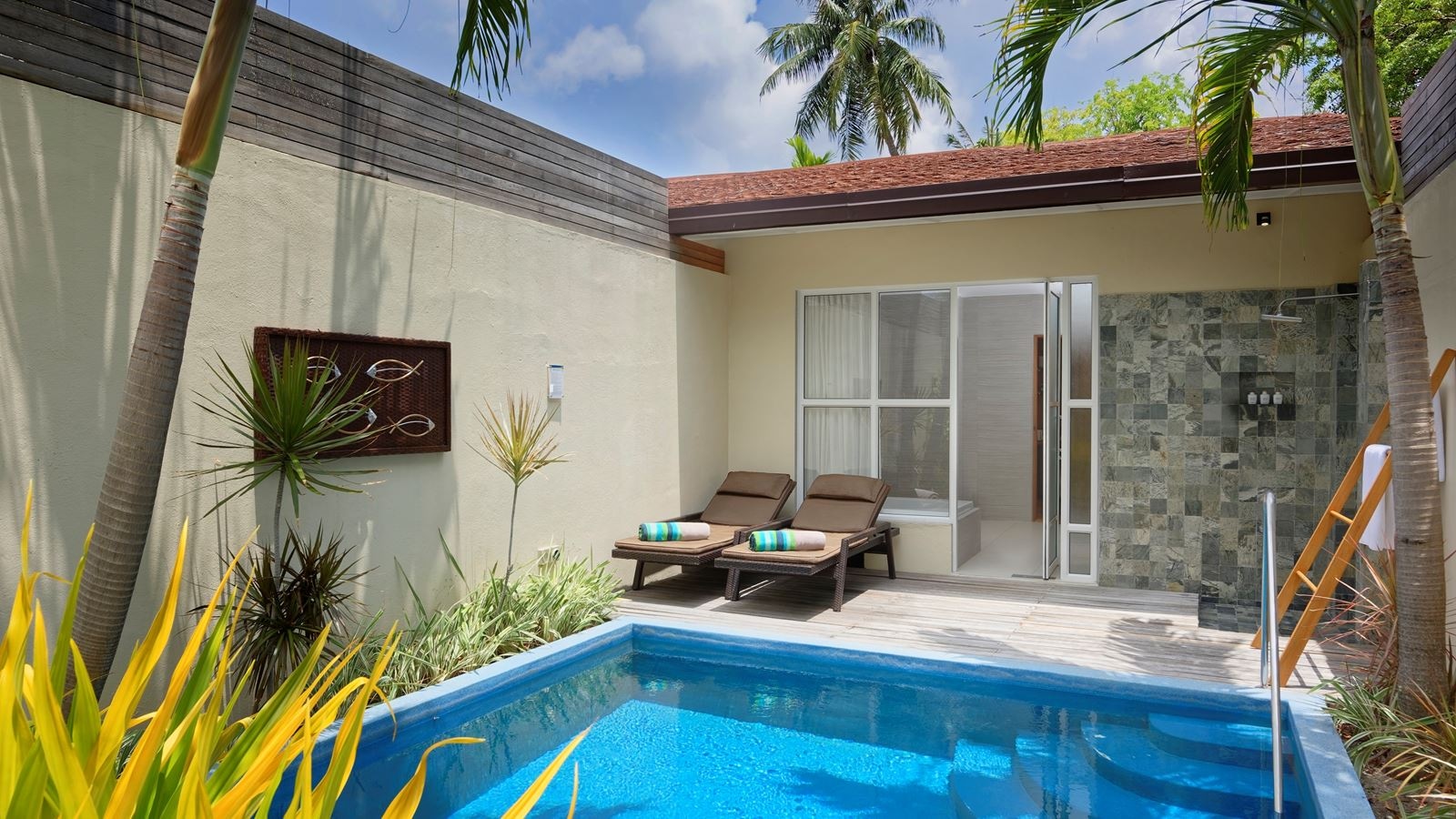 rooms-garden-pool-villa