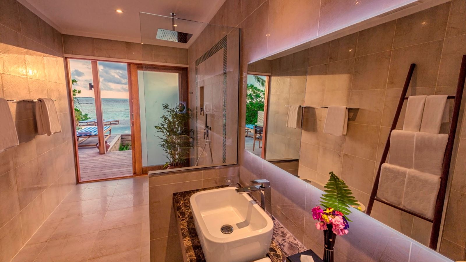 rooms-beach-pool-villa