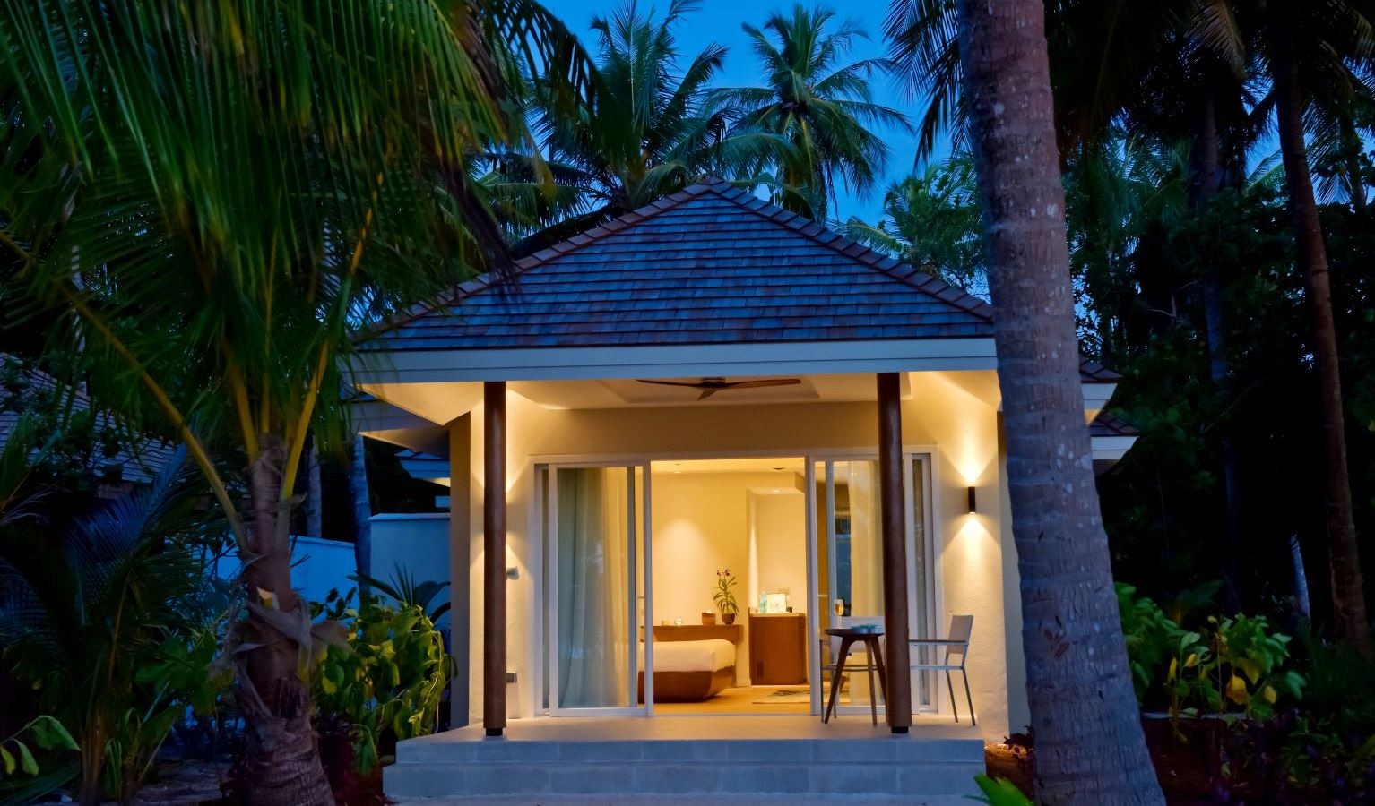 rooms-beach-villa-with-swirlpool