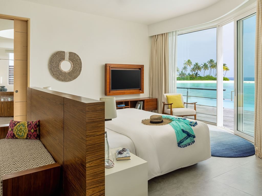 rooms-ocean-villa-with-pool