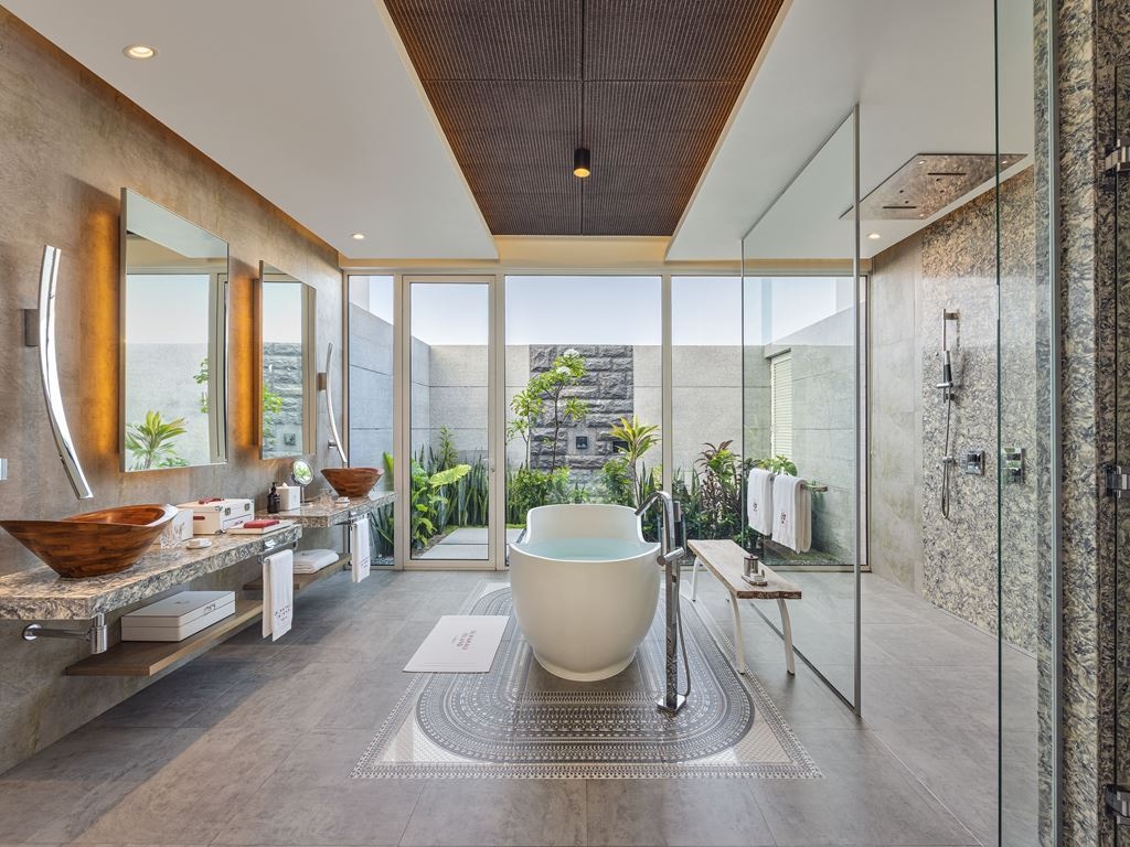 rooms-ocean-villa-with-pool