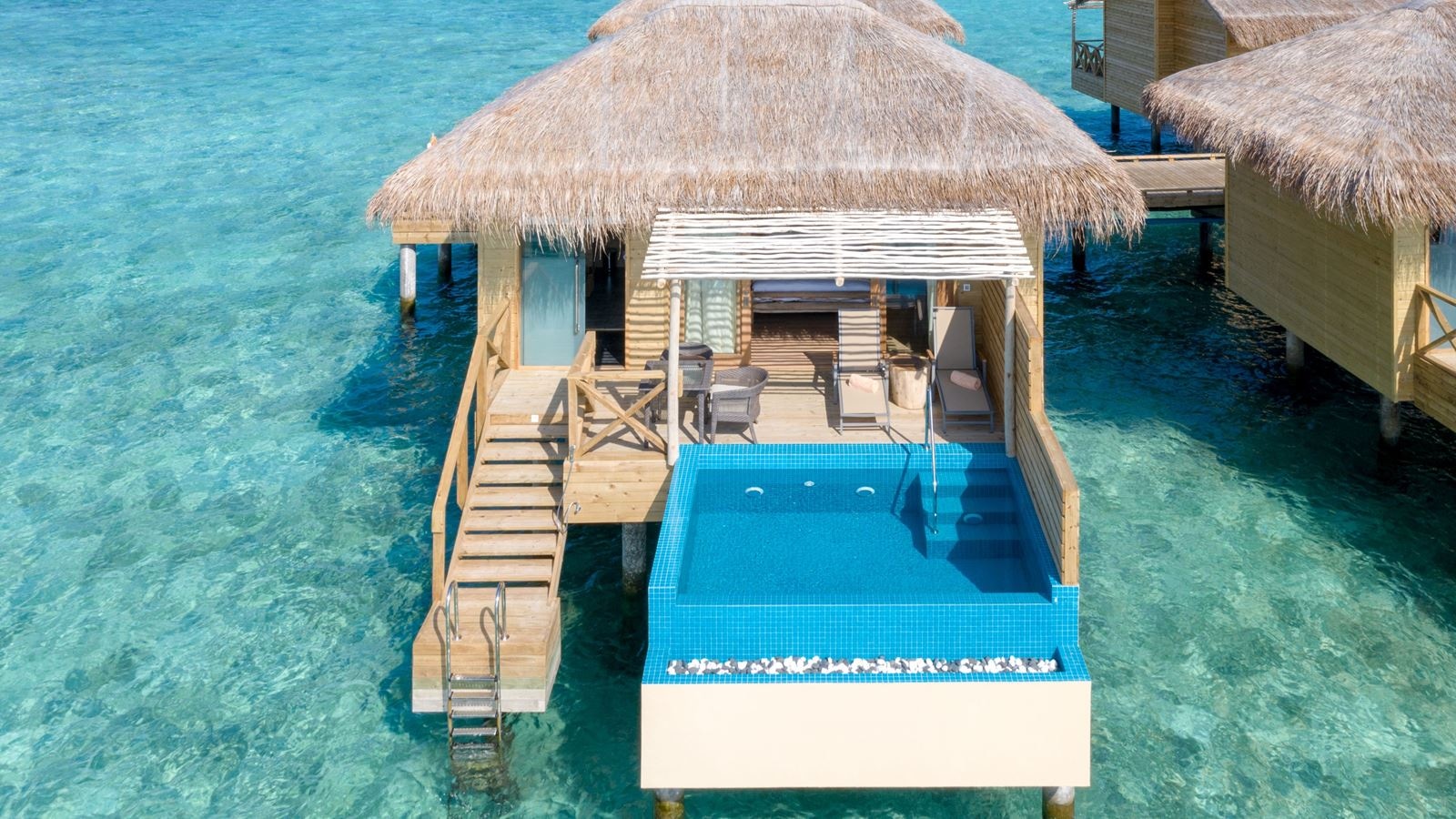 rooms-lagoon-suite-with-pool
