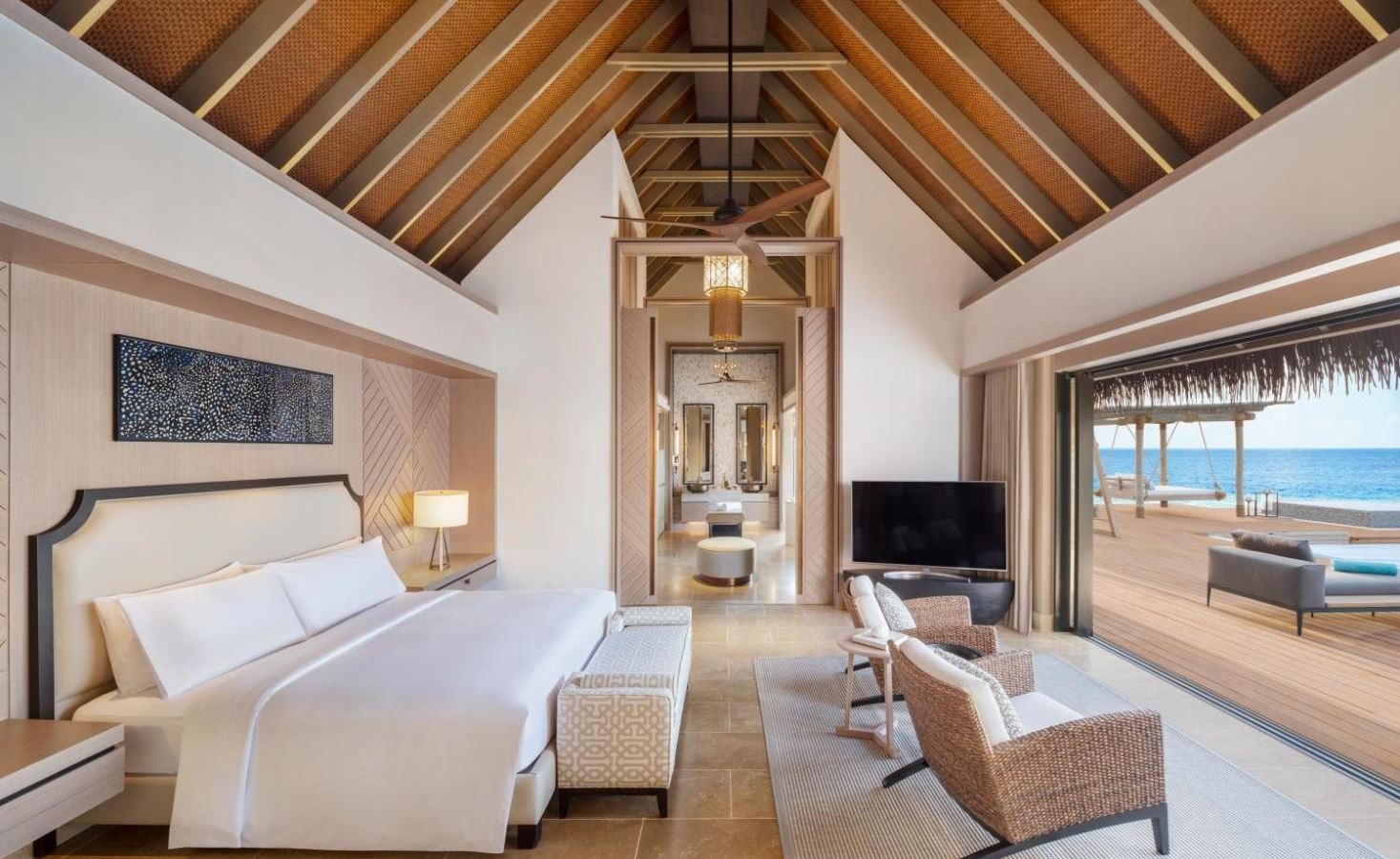 rooms-grand-reef-villa-with-pool