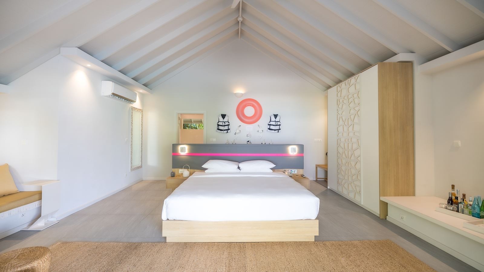 rooms-lagoon-beach-villa-with-pool